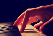 raybet官网：祝贺！郑钦文闯入WTA年终总决赛决赛人民日报客户端.